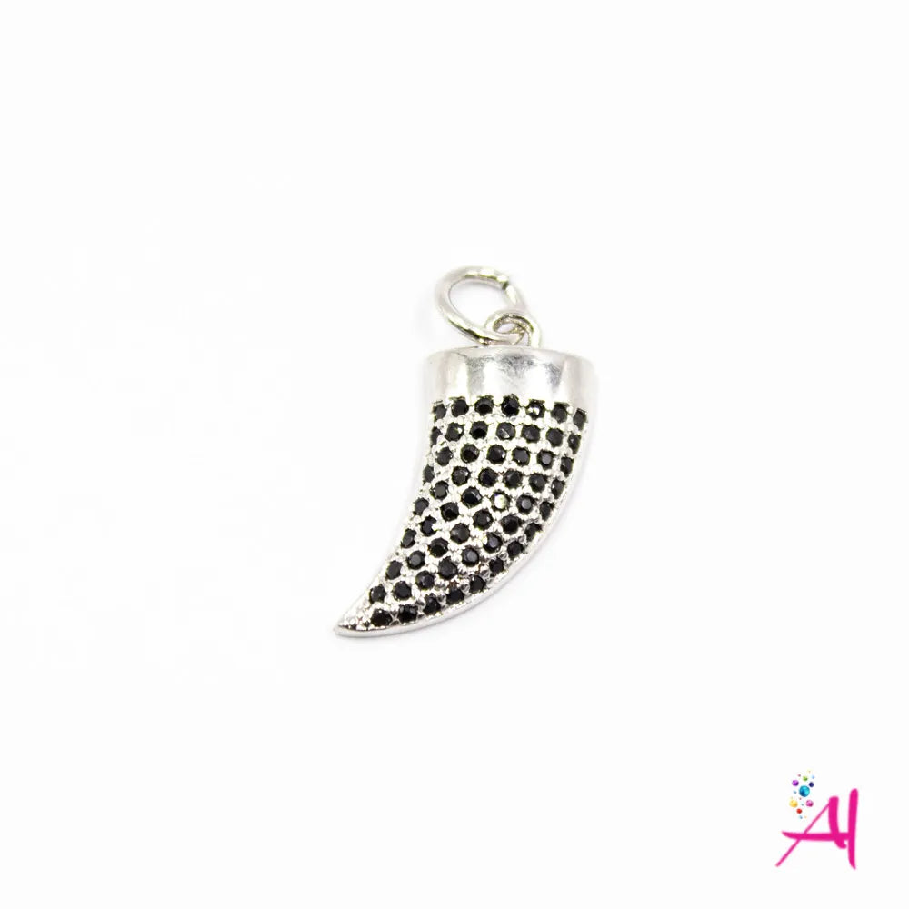 Dije Colgante Rodio – Micro Pave Colmillo Plateado Circón Negro