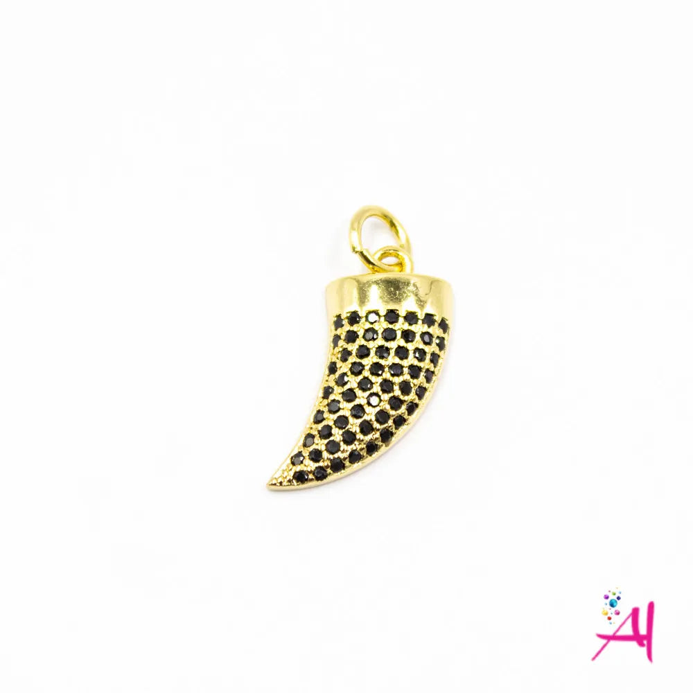 Dije Colgante Rodio – Micro Pave Colmillo Dorado Circón Negro