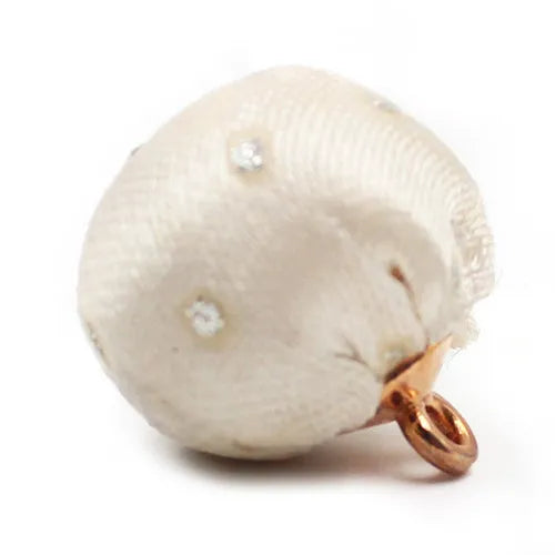 Pompón pendiente liso – Beige puntos plateados