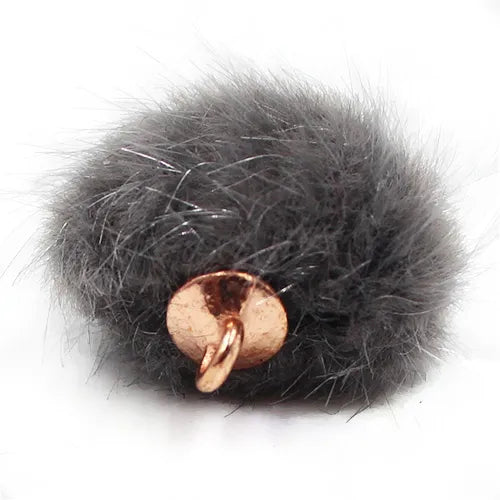 Pompón pendiente peluche – Gris medio
